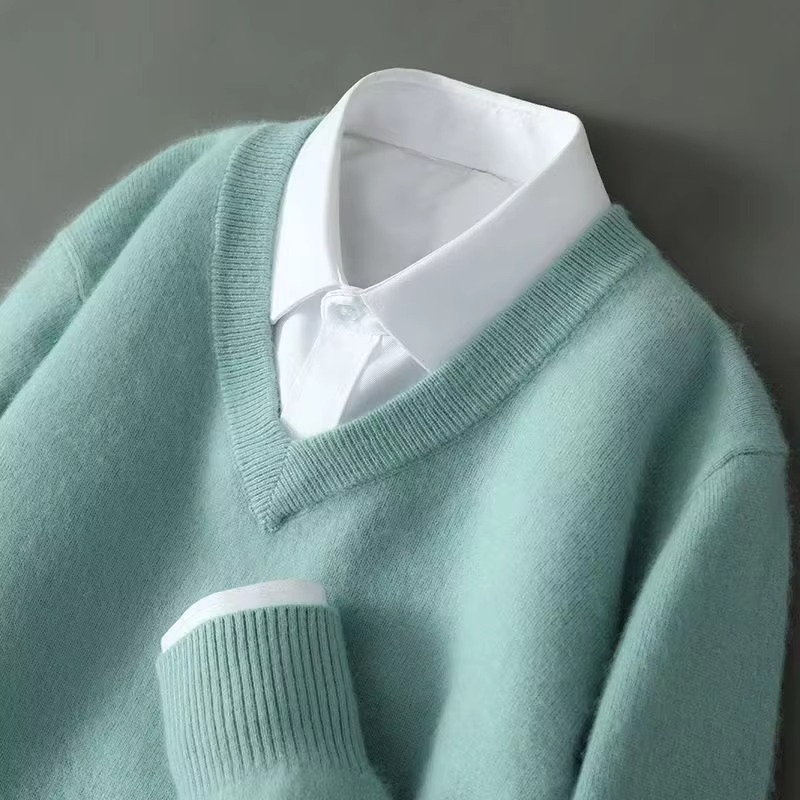 Maglione Scollo a V da Uomo in Misto Cashmere — foto 14