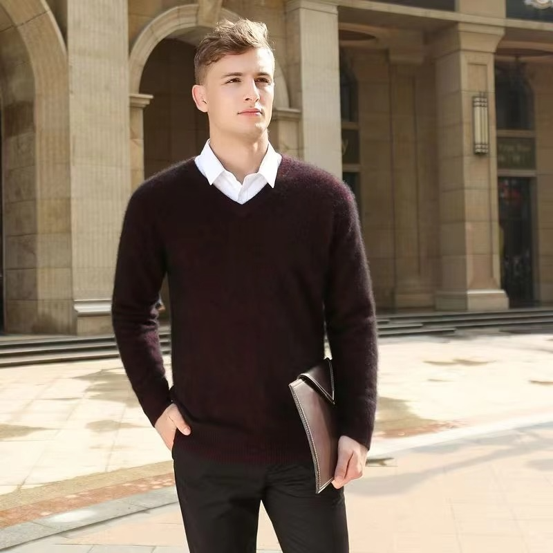Maglione Scollo a V da Uomo in Misto Cashmere — foto 16