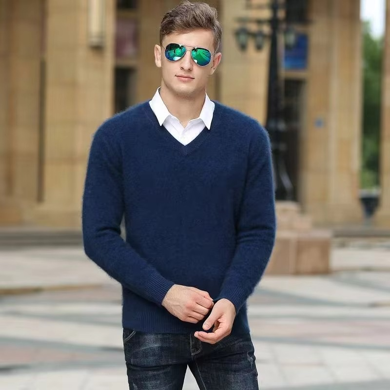 Maglione Scollo a V da Uomo in Misto Cashmere — foto 17
