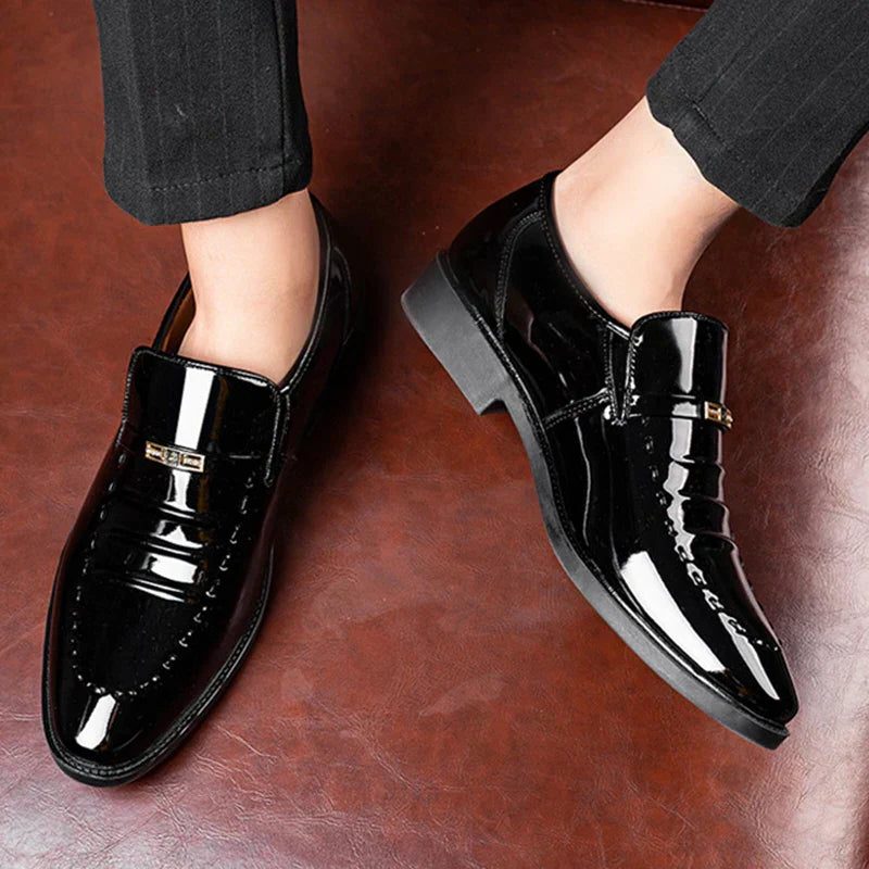 Mocassini Slip-On da Uomo con Dettaglio Metallico — foto 4