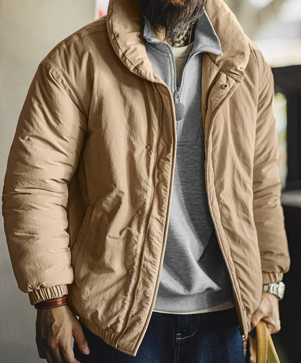Piumino Beige da Uomo con Collo Regolabile