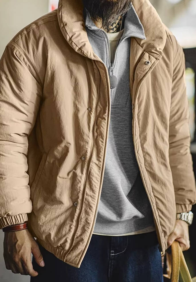 Piumino Beige da Uomo con Collo Regolabile — foto 3