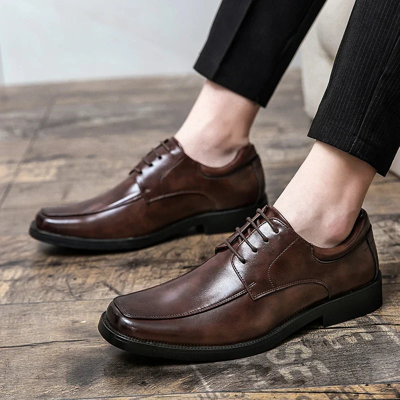 Scarpe Derby da Uomo in Pelle Finitura Lucida — foto 2