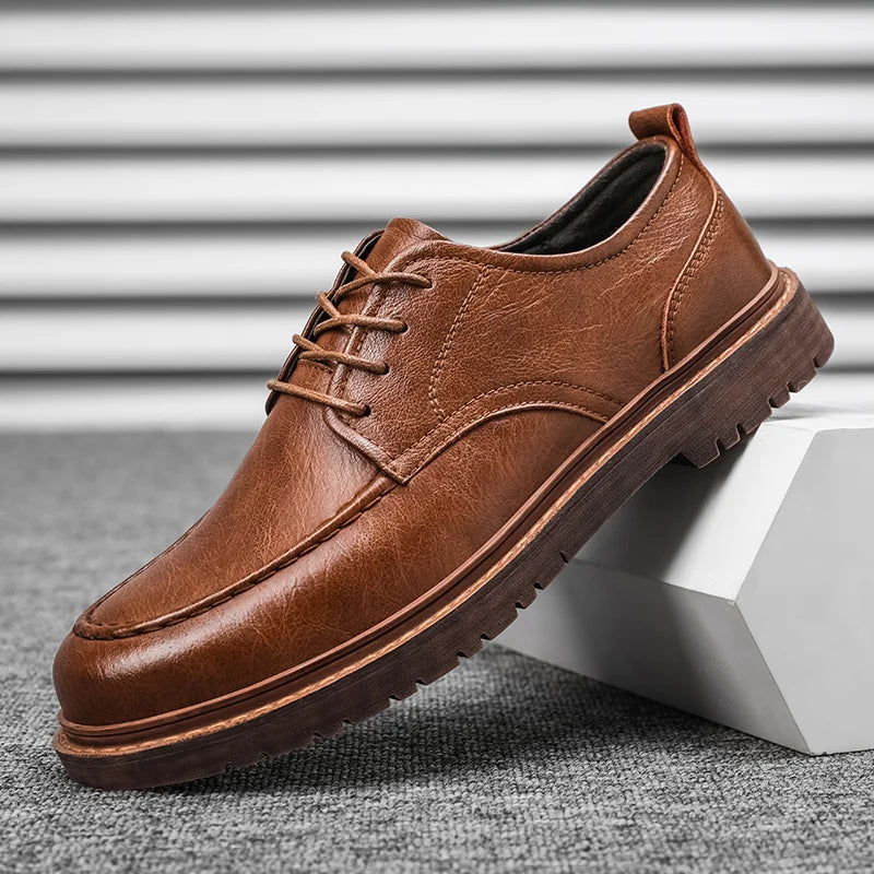 Sneaker da Uomo in Pelle con Dettagli Brogue — foto 3